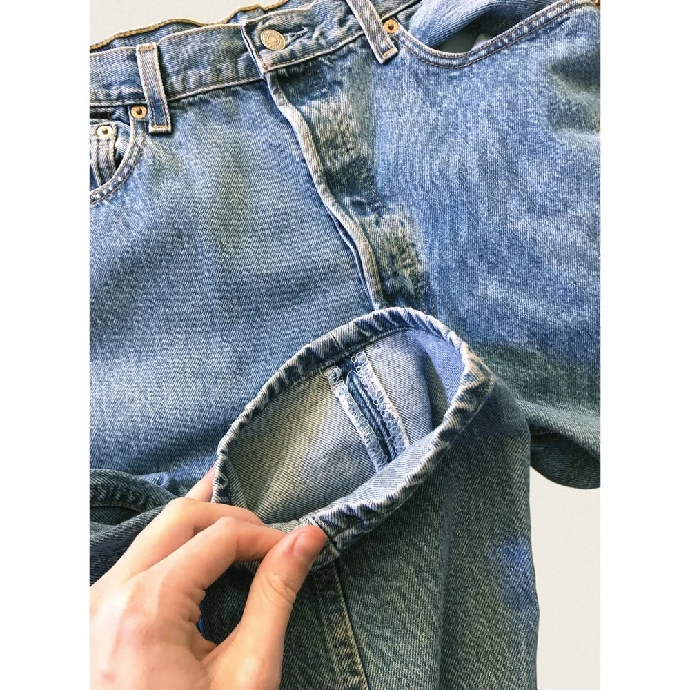 VTG Levi's Blue Straight Leg Women's Jeans - Picture 13 of 16